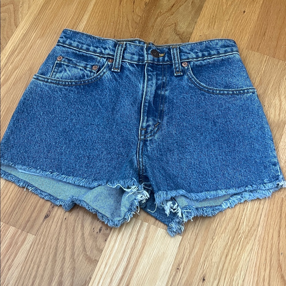 NWOT Levi’s  Denim Cutoff Shorts size 24 (fit small)